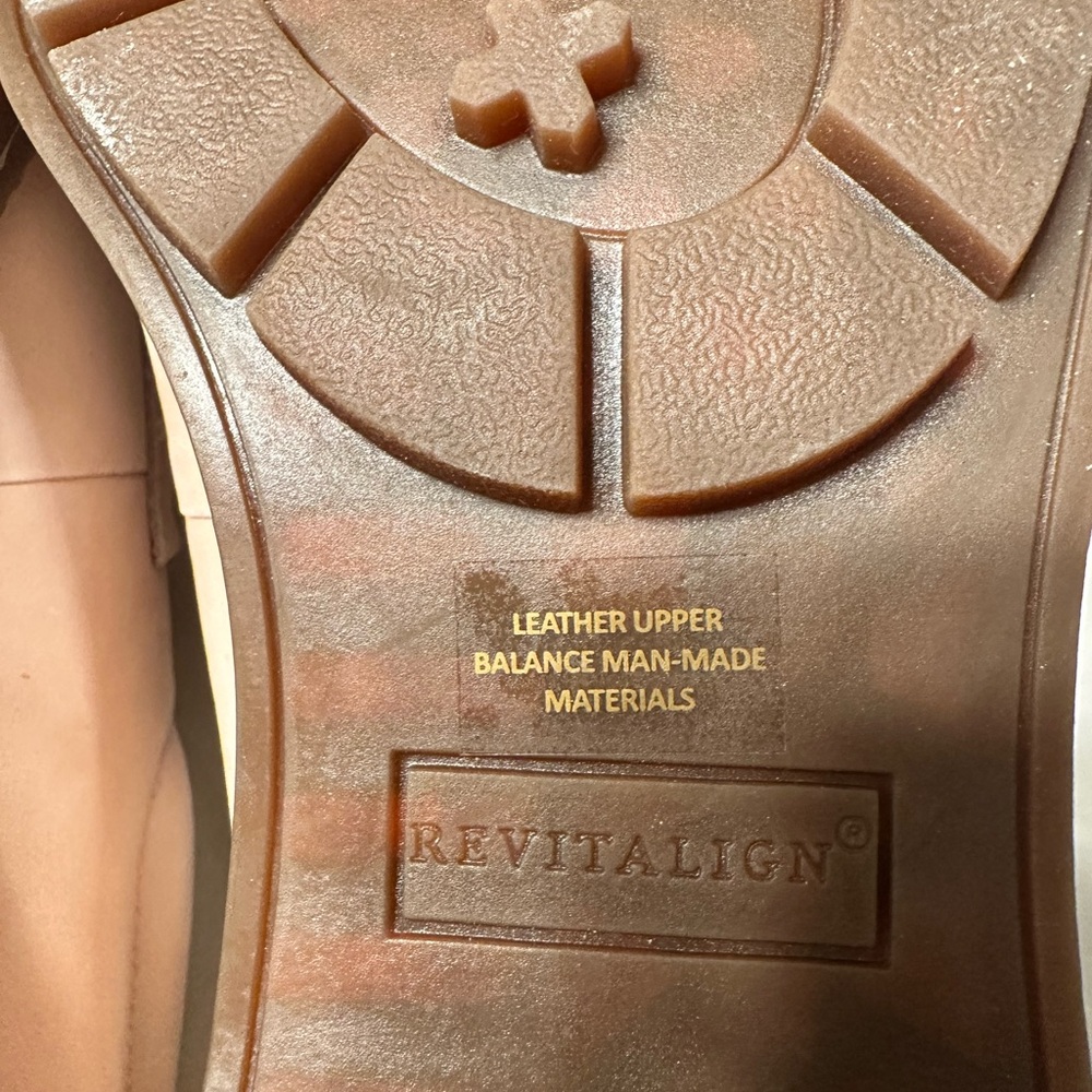REVITALIGN Blush Loafers with Gold Chain - Picture 2 of 6